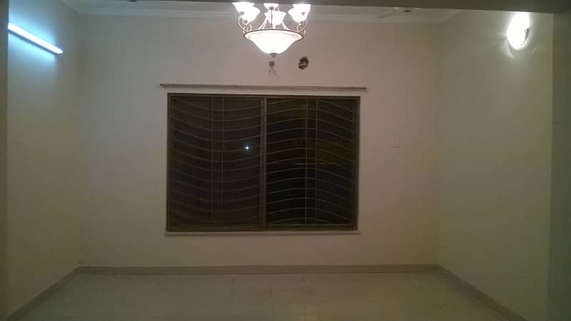 10 Marla 05 Bedroom House Available For Rent In Askari-10 Sector-C Lahore Cantt 16