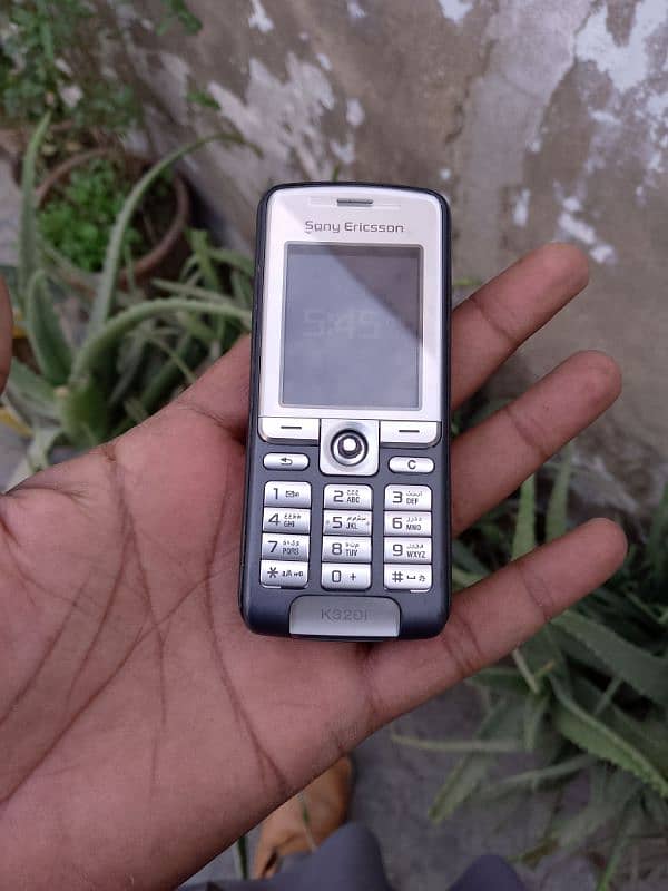 Sony Ericsson k320i 0