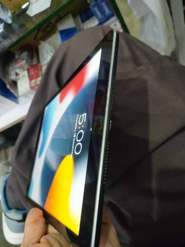 apple use ipad very good condition. 2