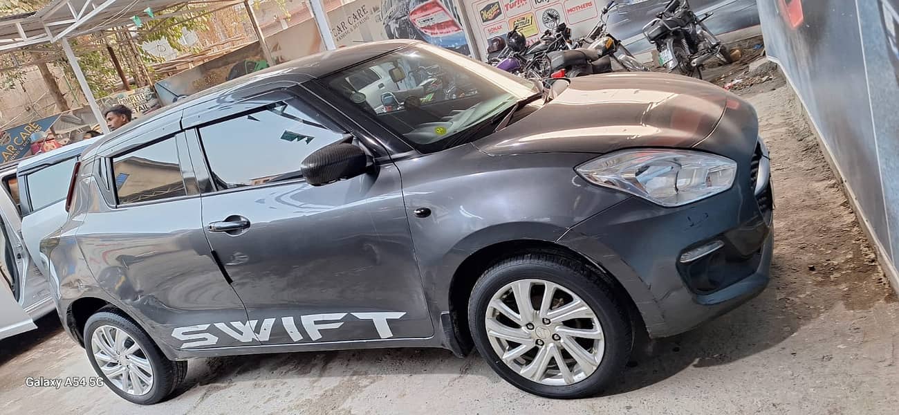 Suzuki Swift 2023 GL CVT 1.2 1