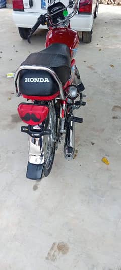 CD 70 Honda Motorcycle Condition 10/10 Demand 100k Final