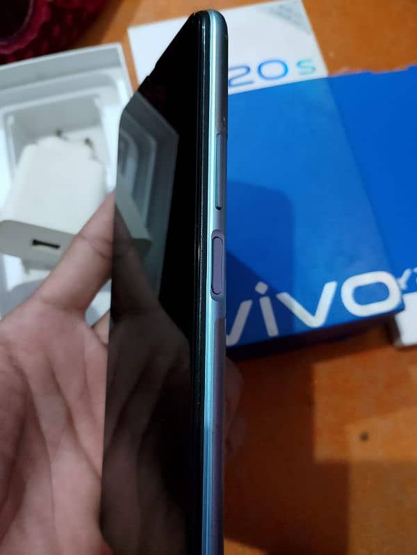 vivo y 20 s 6