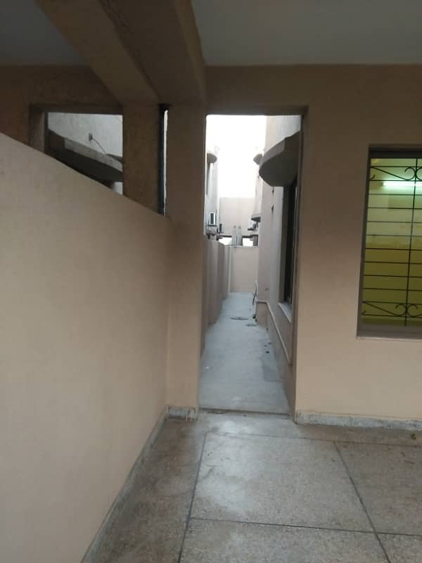 10 Marla 05 Bedroom House Available For Rent In Askari-10 Sector-C Lahore Cantt 2