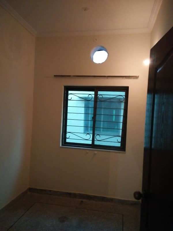 10 Marla 05 Bedroom House Available For Rent In Askari-10 Sector-C Lahore Cantt 41