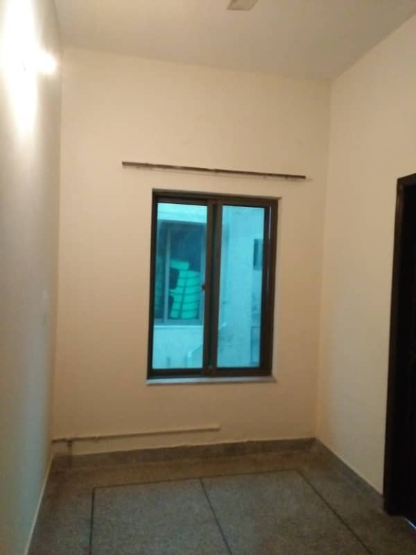 10 Marla 05 Bedroom House Available For Rent In Askari-10 Sector-C Lahore Cantt 43