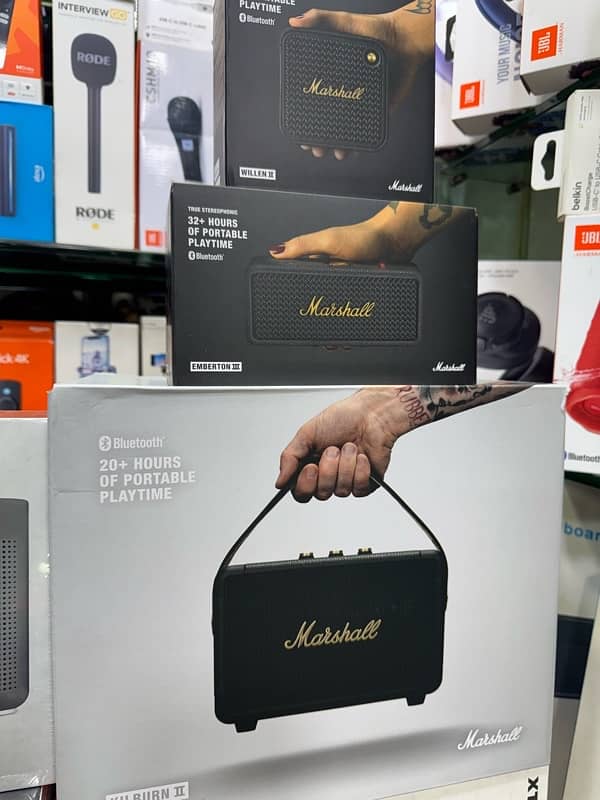 Marshall Kilburn 11 Portable Bluetooth Speaker bl 1