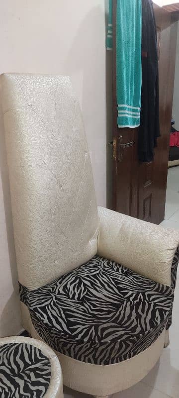 Bedroom Chairs | Luxury Chairs in a reasonable price 2