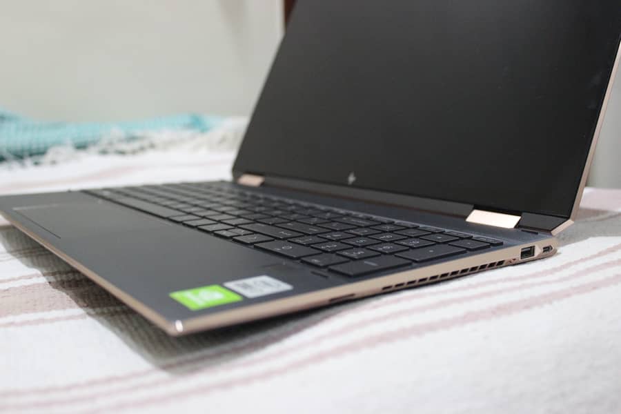 HP Spectre x360 15 inch 10th gen i7 2