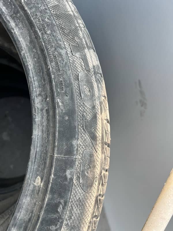 215/45/17 Toyo Tyres 3