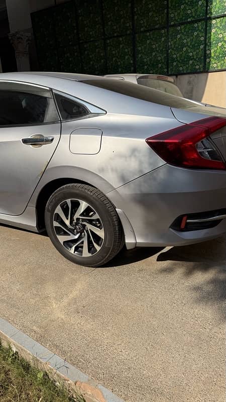 Honda Civic Oriel 2018 4