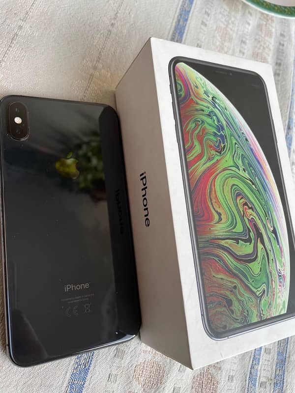 Iphone Xs Max 256GB with box and charger 3