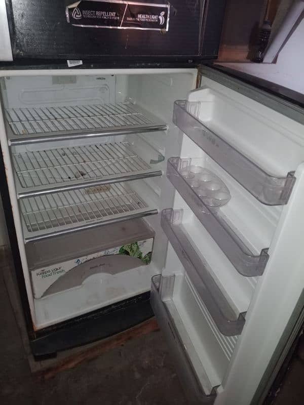 Dawlance Refrigerator full size fridge num 03101064495 2