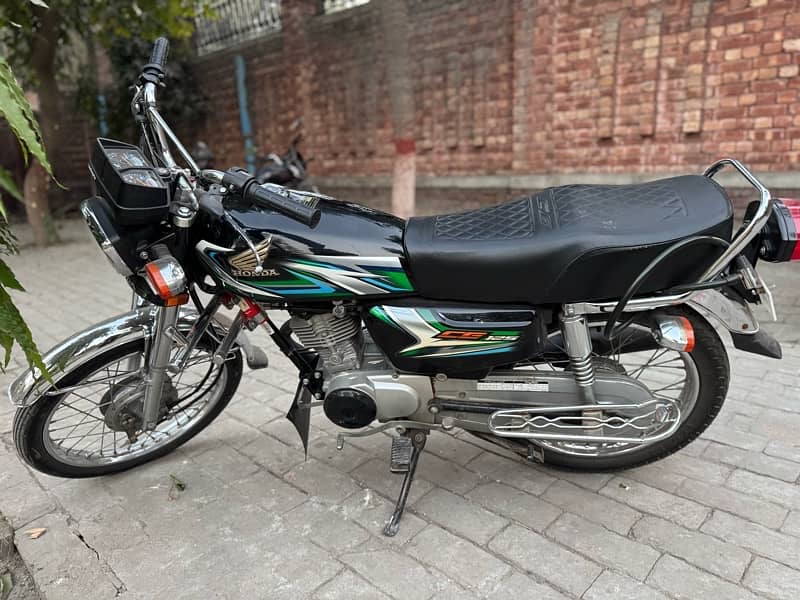 honda 125 23 model black 2