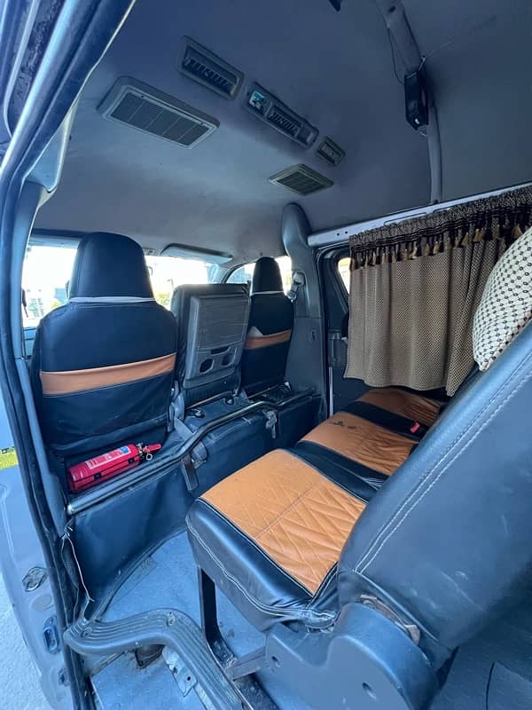 Toyota Hiace 2010 7