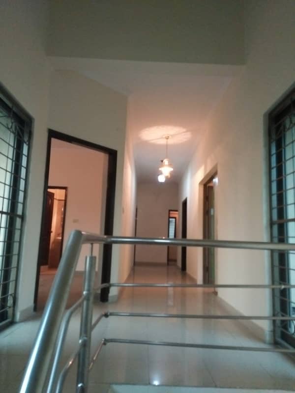 10 Marla 05 Bedroom House Available For Rent In Askari-10 Sector-C Lahore Cantt 33