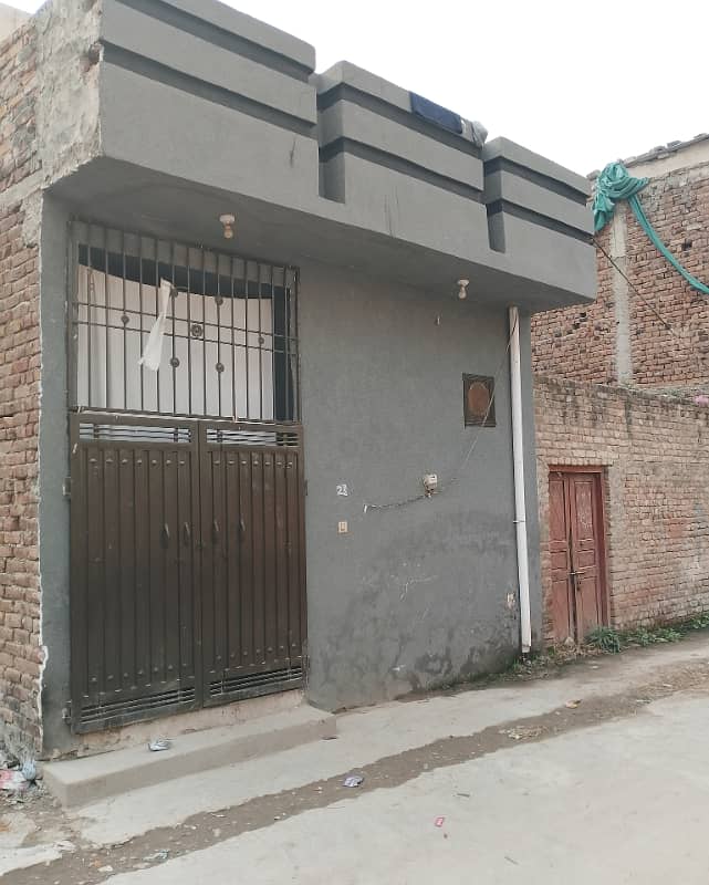 Urgent investor rate 3 Marla single house for sale in Khanna dak Sanam Chowk isb 4