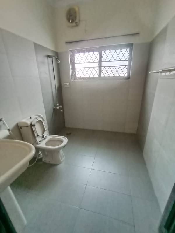 1 Kanal Lower Portion Is Available For Rent In DHA Phase 4 Block FF Lahore 8