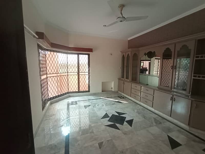 1 Kanal Lower Portion Is Available For Rent In DHA Phase 4 Block FF Lahore 9