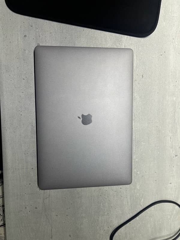 MacBook Pro 2019 (16-inch, 500GB SSD, 32GB RAM) 3