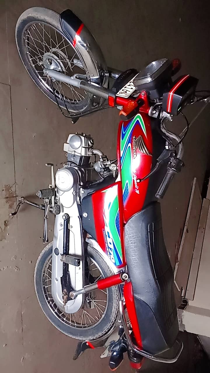 Honda CD 70 2017 3