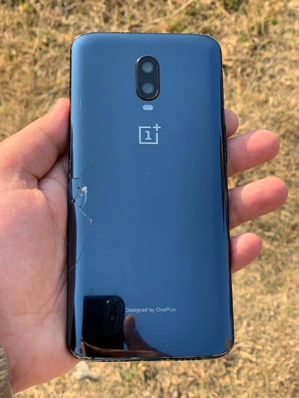 oneplus 6t 128 best for gaming. only back chain in broken non PTA 2