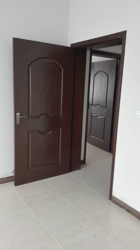 17 Marla 04 Bedroom Near To Park Brigadier House Available For Rent In Askari-10 Sector-F Lahore Cantt 14