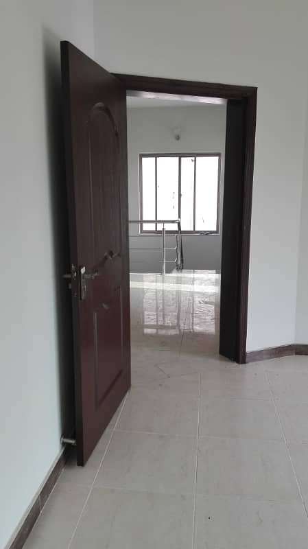 17 Marla 04 Bedroom Near To Park Brigadier House Available For Rent In Askari-10 Sector-F Lahore Cantt 24