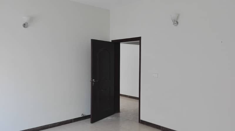 17 Marla 04 Bedroom Near To Park Brigadier House Available For Rent In Askari-10 Sector-F Lahore Cantt 29