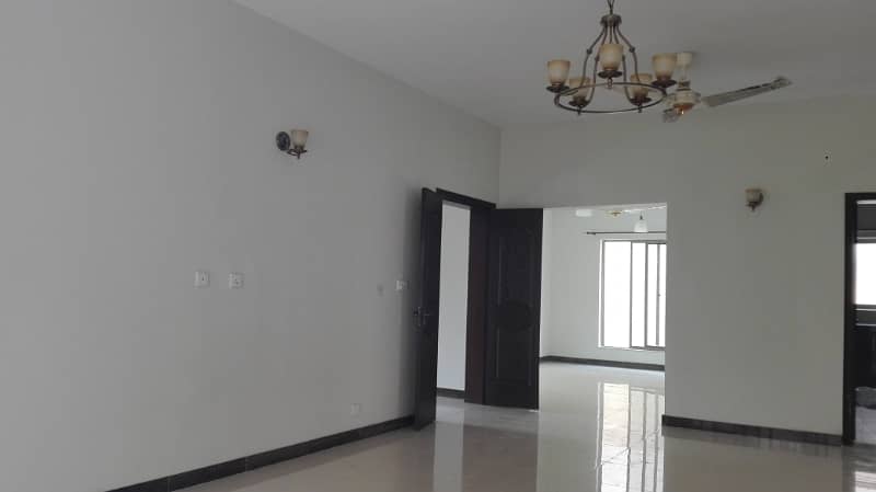 17 Marla 04 Bedroom Near To Park Brigadier House Available For Rent In Askari-10 Sector-F Lahore Cantt 34