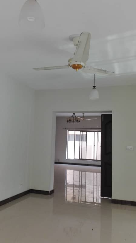 17 Marla 04 Bedroom Near To Park Brigadier House Available For Rent In Askari-10 Sector-F Lahore Cantt 37