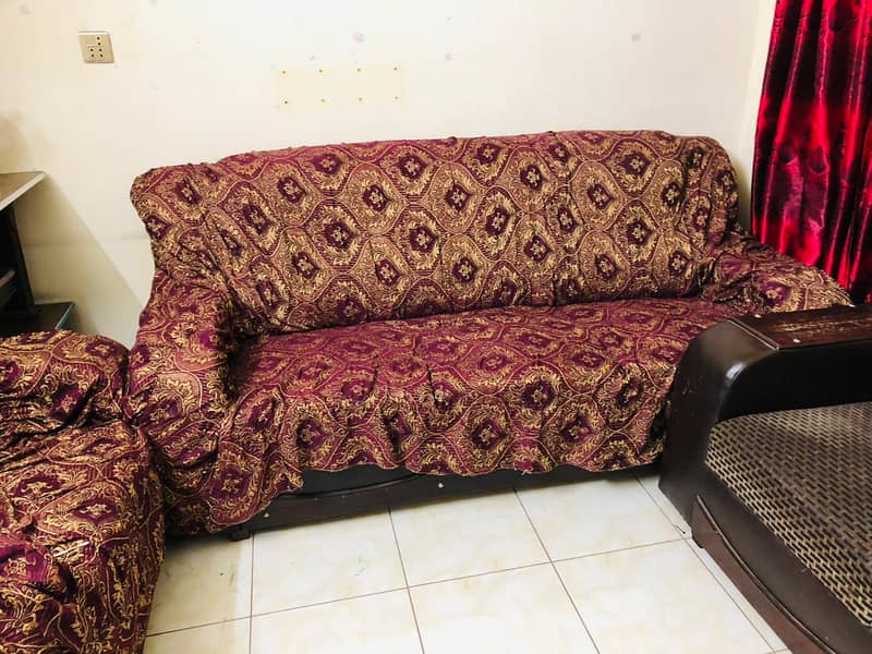 6 seats sofa Set for sale in Reasonalable Price 32,000 2