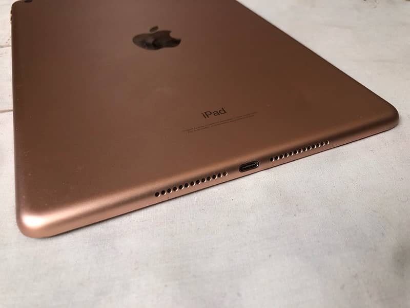 Apple iPad 6th Generation 128GB RoseGold 2