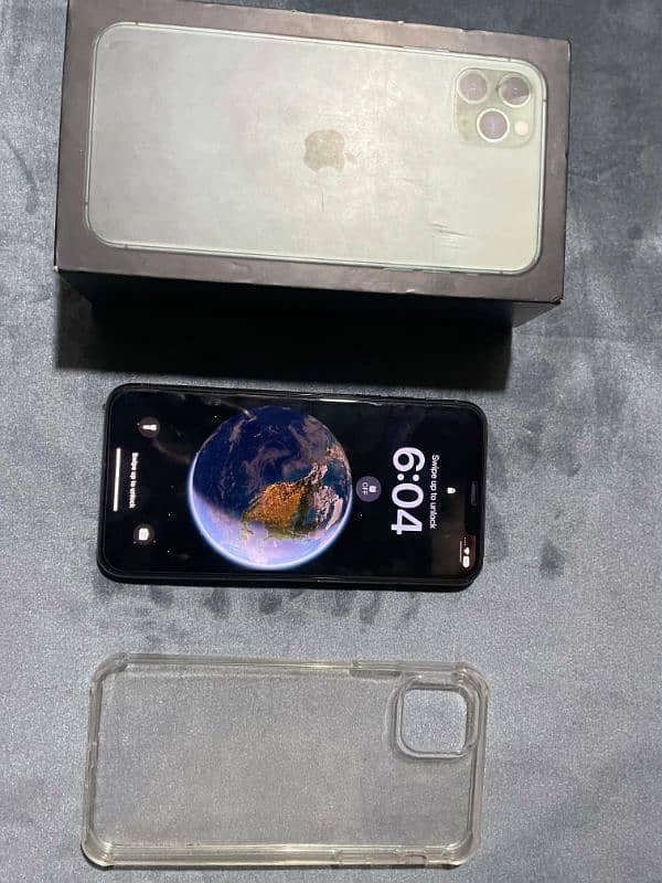 I phone 11 pro mex with box 256 Gb with cover cable luch condition 6