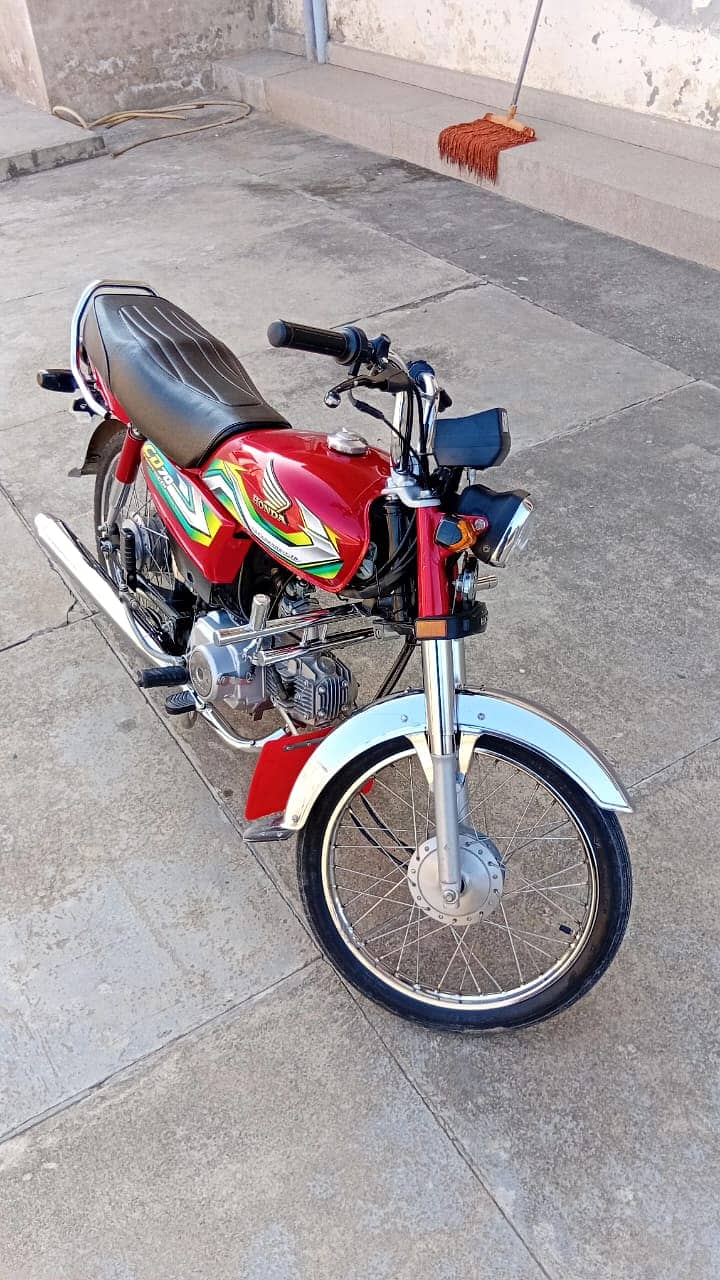 Honda CD 70 2023 03005480825 0