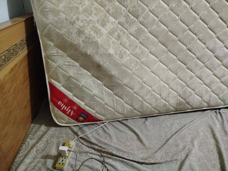 Good condition mattress size 6× 6-6 × 1 fit spring wala 0