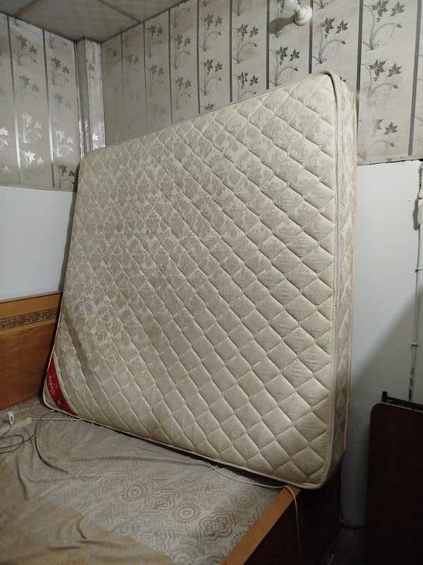 Good condition mattress size 6× 6-6 × 1 fit spring wala 2