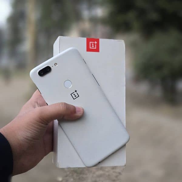 Oneplus 5T official pta approved 0