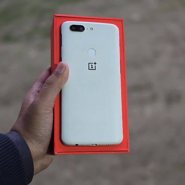 Oneplus 5T official pta approved 4