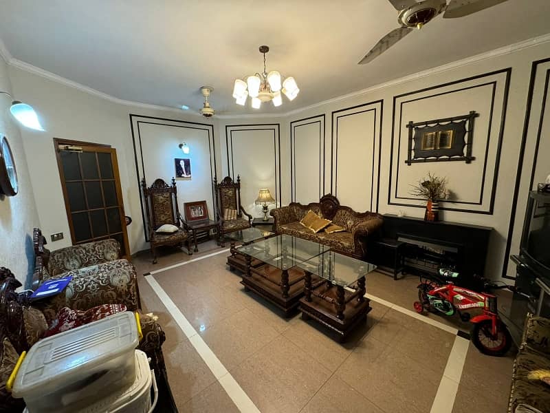 10 Marla Corner Marble Floors Near Wahdat Road 0