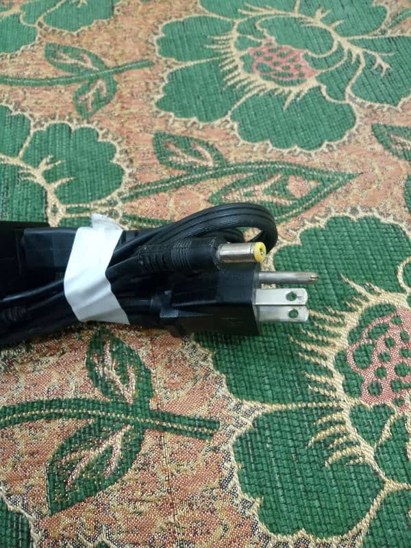 Acer laptop charger for sale (Urgent) 5