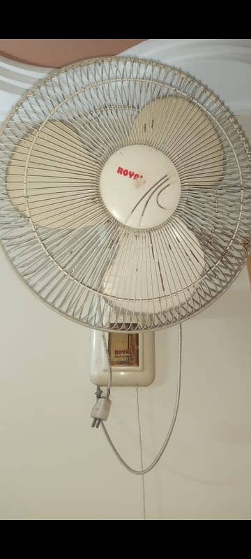 bracket fan royal fan used 0