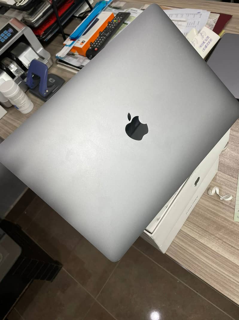 Apple Macbook Pro M1 chip 13" 2