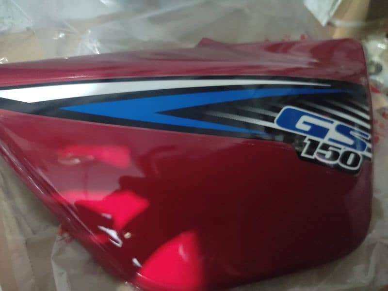 SUZUKI GS-150 TANKI AND TAAPA SET/ RED AND BLACK AVAILABLE 10