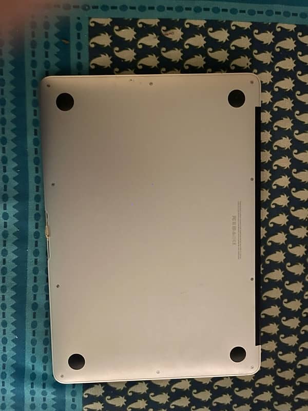 MacBook Air (early 2015) FOR PARTS BUT USABLE 0