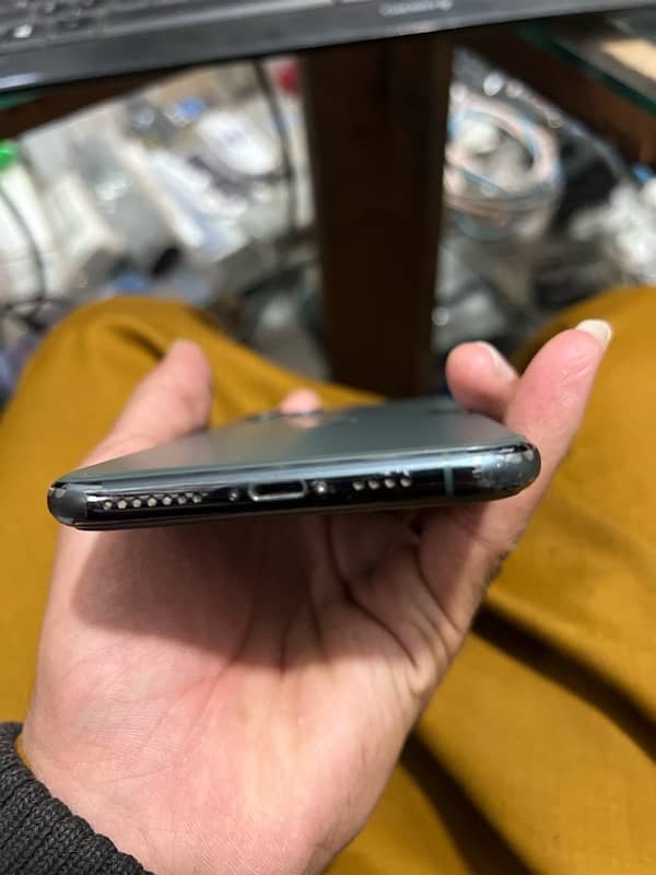 iphone 11pro max 64Gb factory unlocked 0