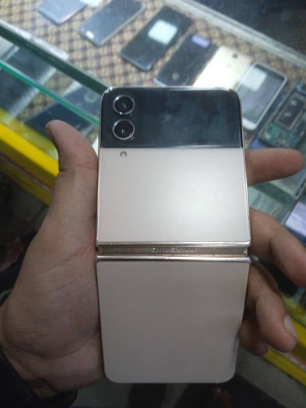 Samsung Z Flip 4 2