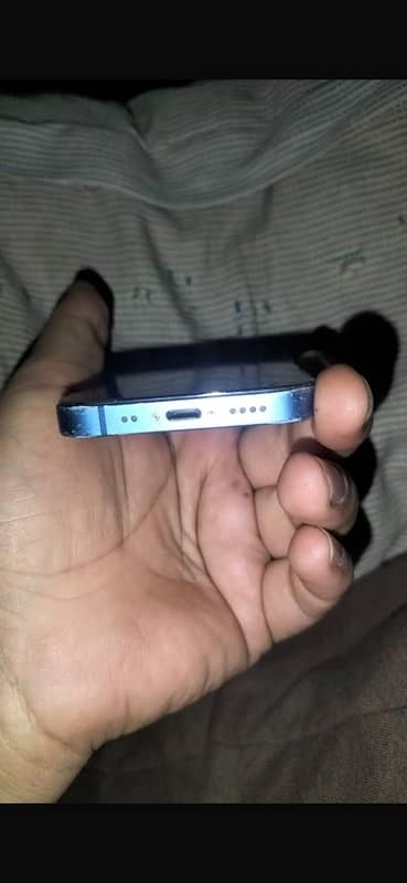 I phone 13 mini with box exchange ho Jye ga 1