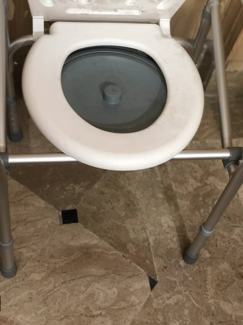 Commode chair with strong quality 1