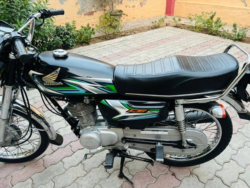 Honda CG-125 2023 Model 10