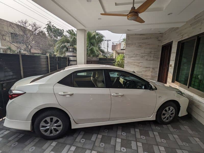 Corolla Altis 1.6x 2021 white color 2